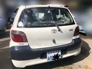 Toyota Yaris 2003 White