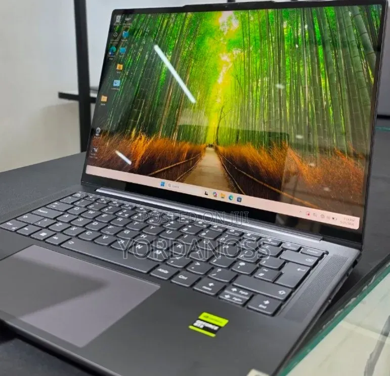 New Laptop Lenovo 32GB AMD Ryzen 7 SSD 512GB