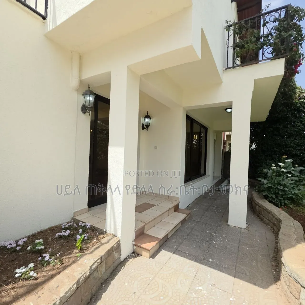 Furnished 5bdrm Townhouse/Terrace in Ayat Zone Inside, Yeka for sale