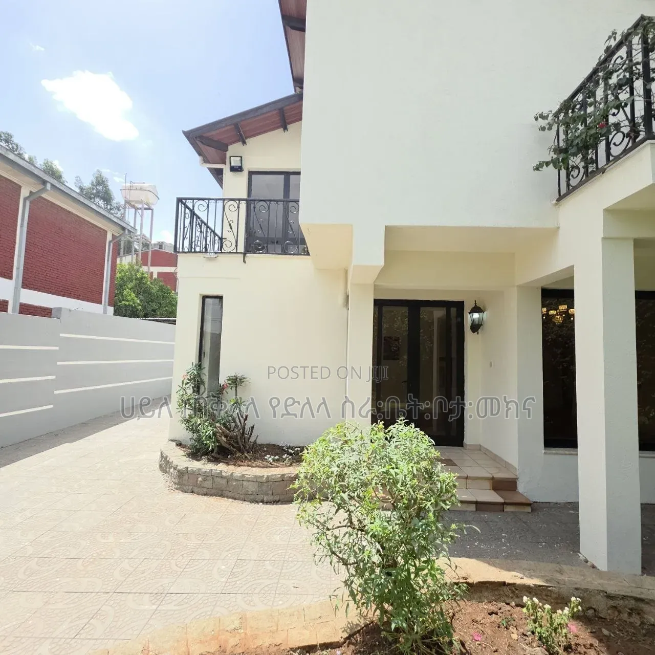 Furnished 5bdrm Townhouse/Terrace in Ayat Zone Inside, Yeka for sale