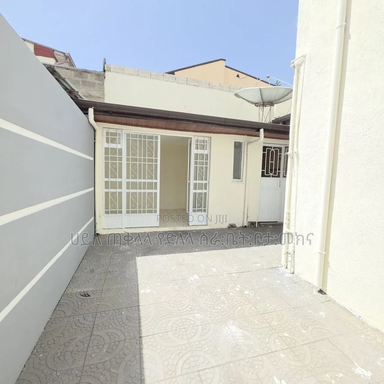 Furnished 5bdrm Townhouse/Terrace in Ayat Zone Inside, Yeka for sale