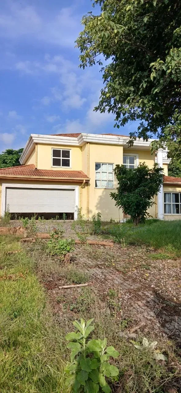 6bdrm Townhouse/Terrace in Ccd Real State, Yeka for sale