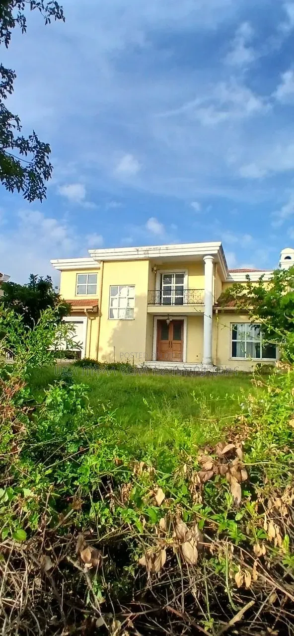 6bdrm Townhouse/Terrace in Ccd Real State, Yeka for sale