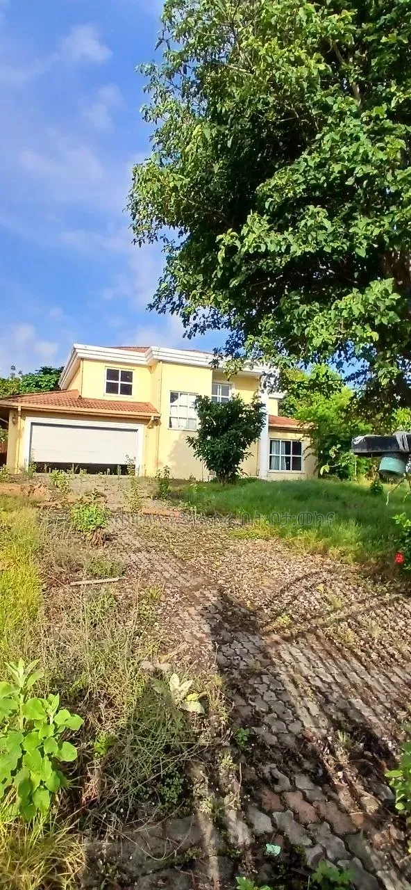 6bdrm Townhouse/Terrace in Ccd Real State, Yeka for sale