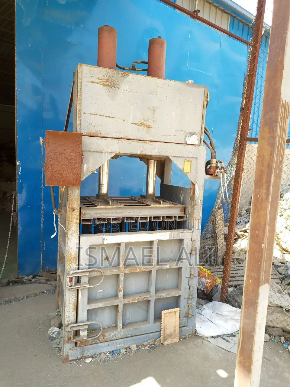 Vertical Hydraulic Baler