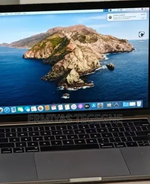 New Laptop Apple MacBook 2019 16GB Intel Core i7 SSD 512GB