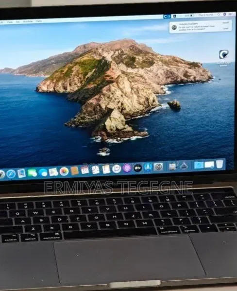 New Laptop Apple MacBook 2019 16GB Intel Core i7 SSD 512GB