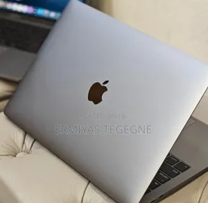 New Laptop Apple MacBook 2019 16GB Intel Core i7 SSD 512GB