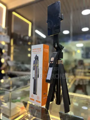 Cl12 / Cl12-P Auto Face Tracking Tripod With Led Fill Light