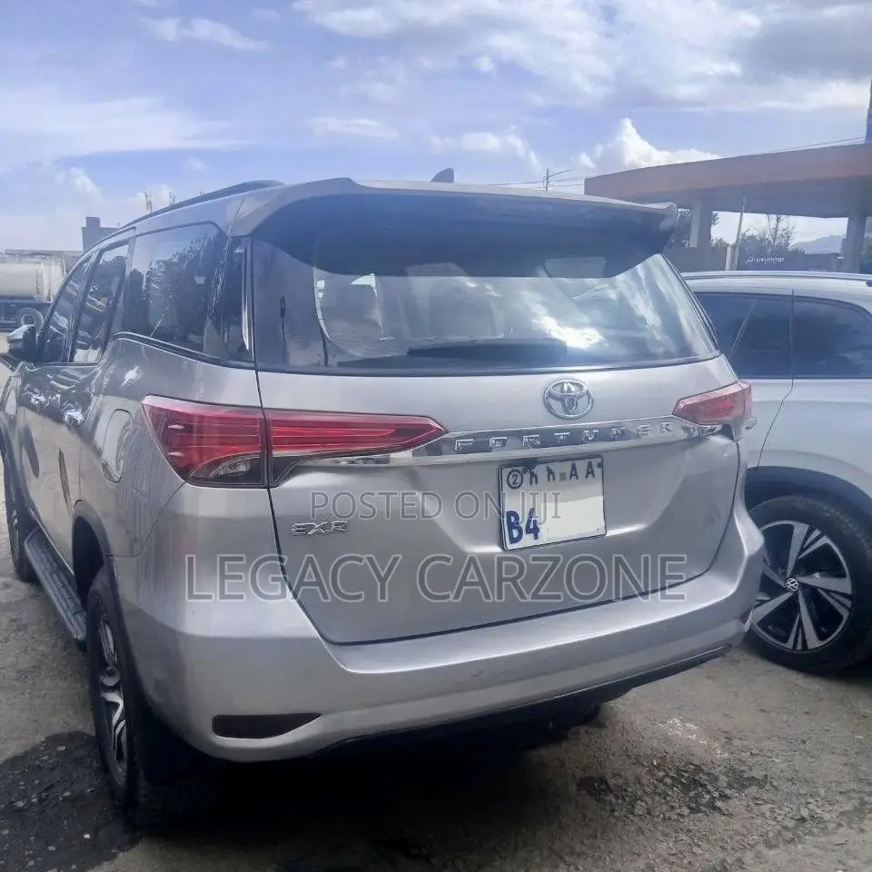 Toyota Fortuner 2019 Silver
