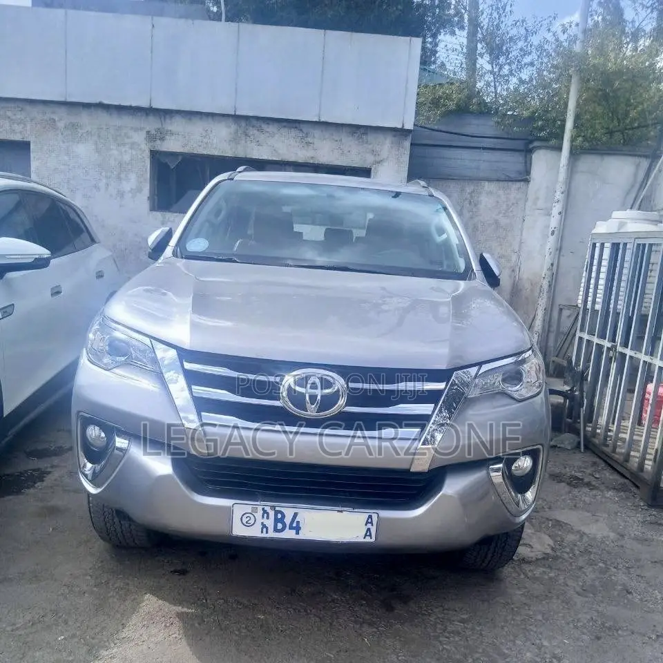 Toyota Fortuner 2019 Silver