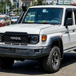 Toyota Land Cruiser 2019 White