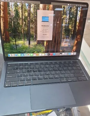 New Laptop Apple MacBook Air 2025 M4 16GB Intel Core i7 SSD 512GB