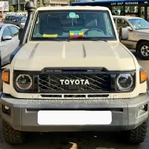 Toyota Land Cruiser 2019 White