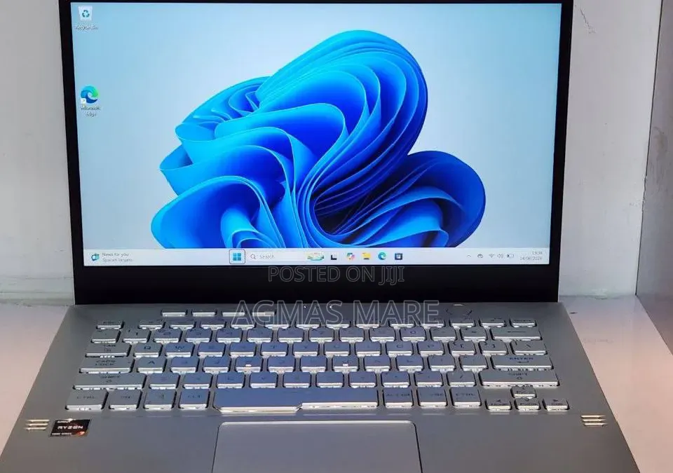 New Laptop Asus 16GB AMD Ryzen 7 SSD 512GB