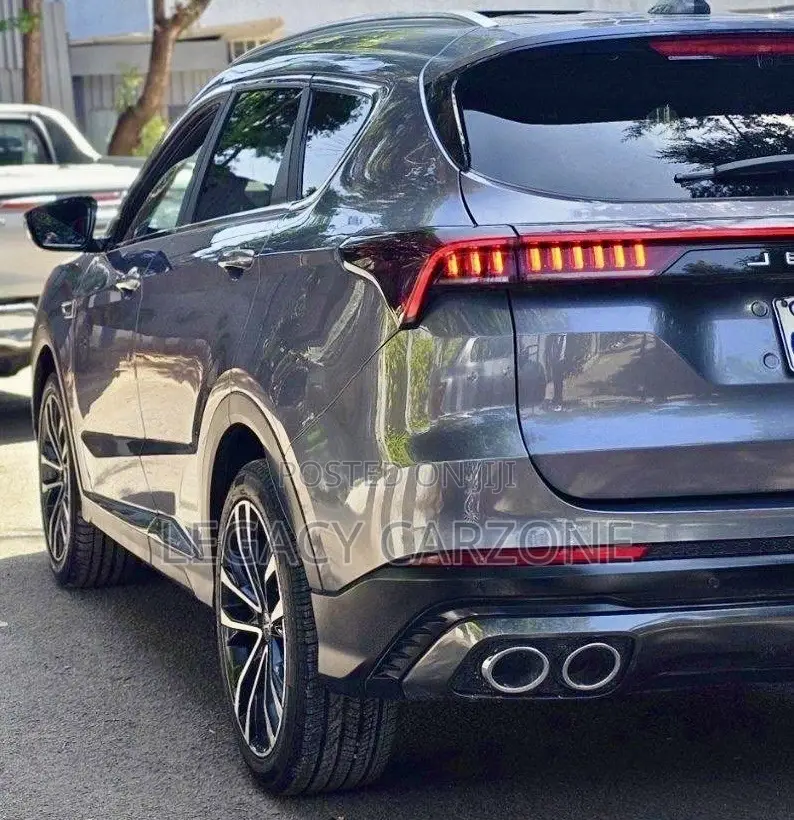 Jetour X70 Plus 2023 Silver