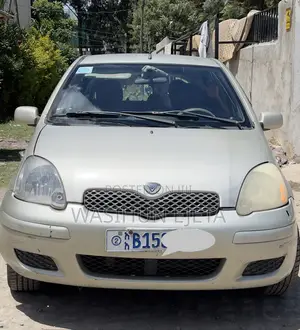 Toyota Vitz 1.0 FWD 5dr 2002 Beige