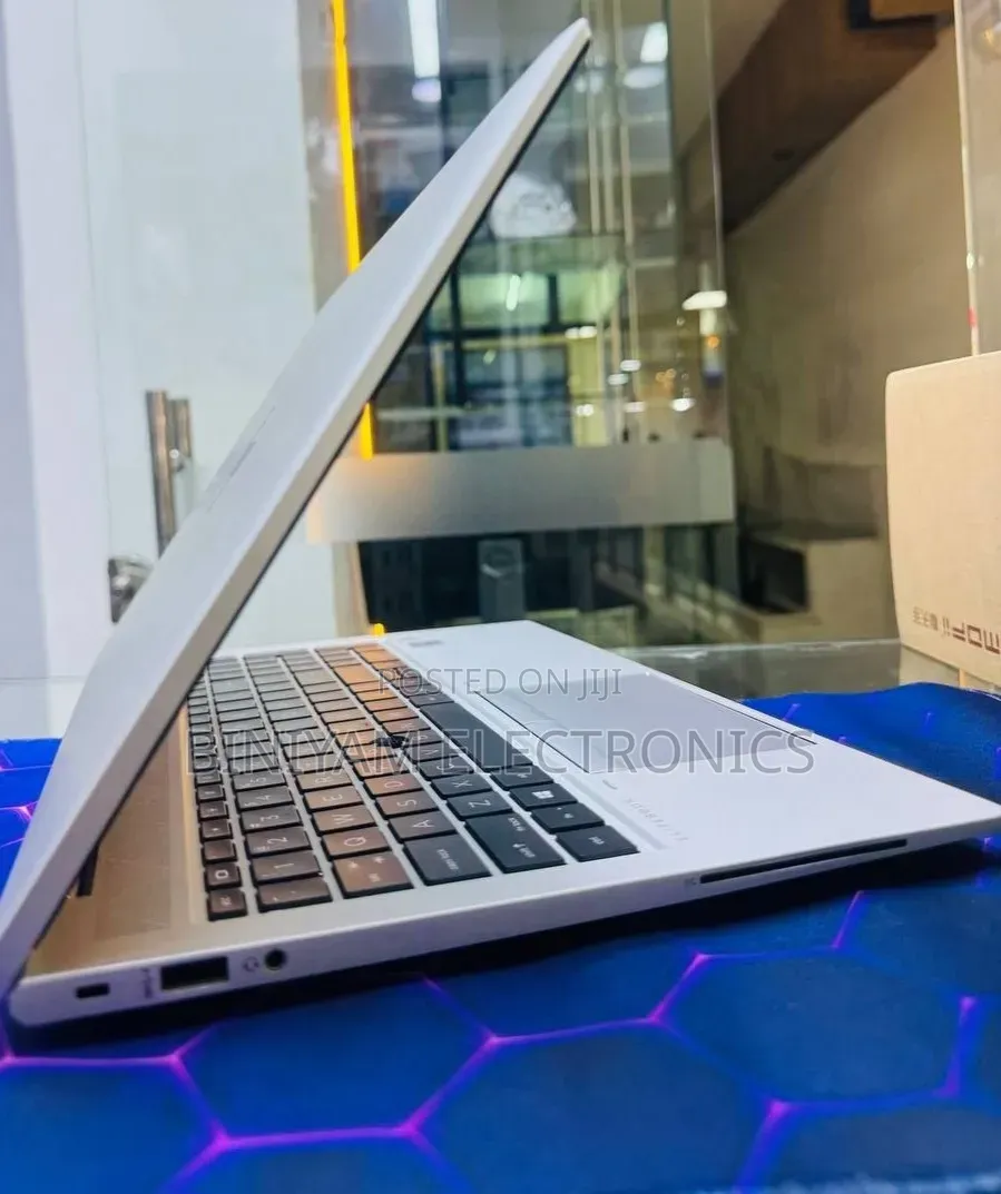 New Laptop HP EliteBook 840 G7 8GB Intel Core i5 SSD 512GB