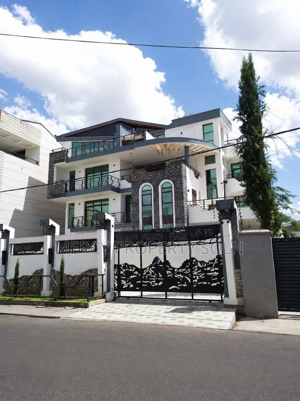 8bdrm House in Nifas Silk-Lafto for sale