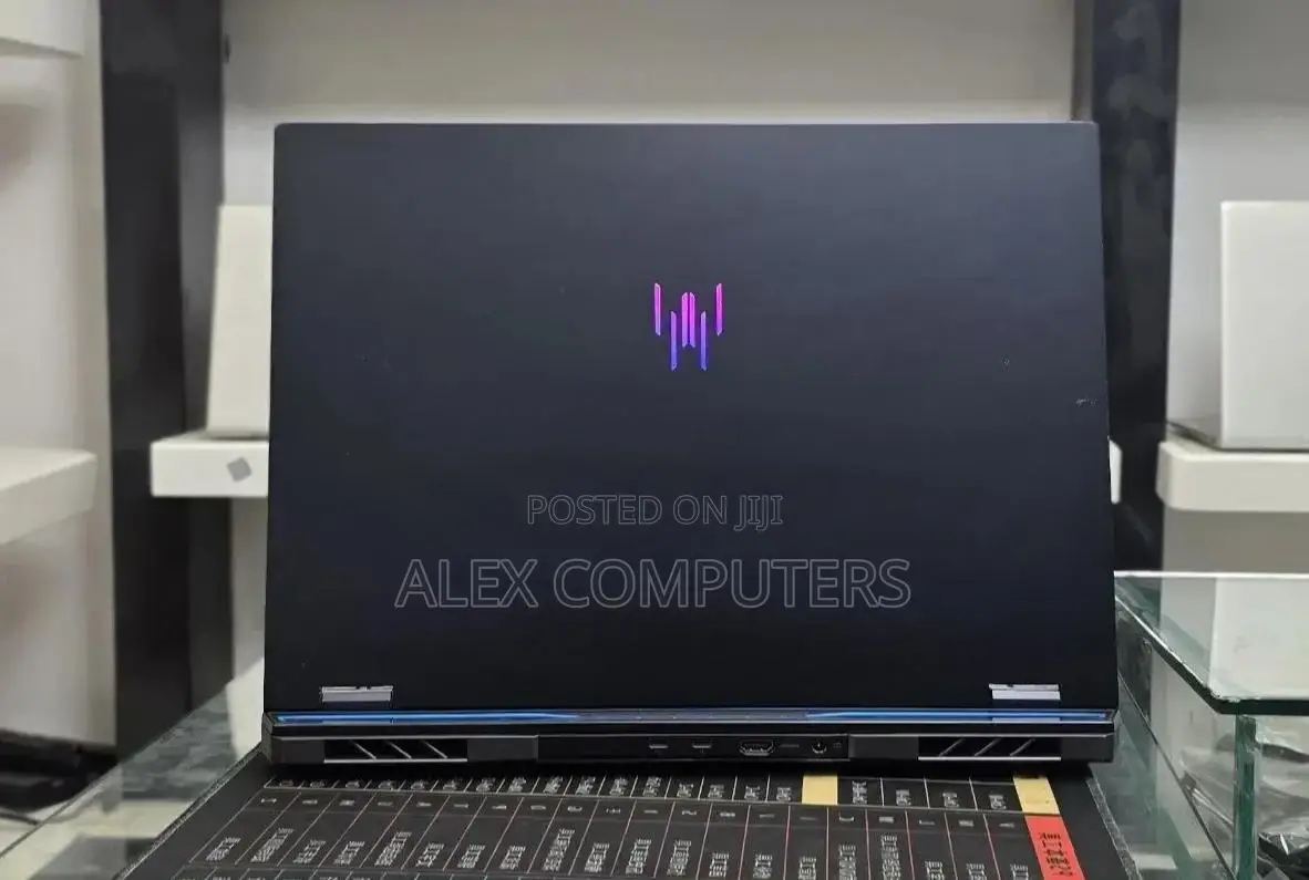 New Laptop Acer Predator Helios 18 PH18-71 32GB Intel Core i9 SSD 1T