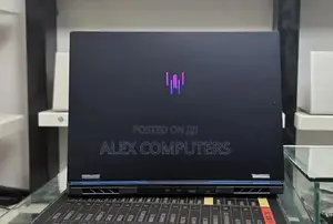 New Laptop Acer Predator Helios 18 PH18-71 32GB Intel Core i9 SSD 1T