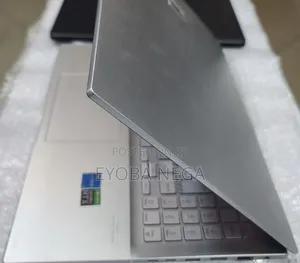 New Laptop Asus VivoBook 15 X505BA 16GB Intel Core i5 SSD 512GB