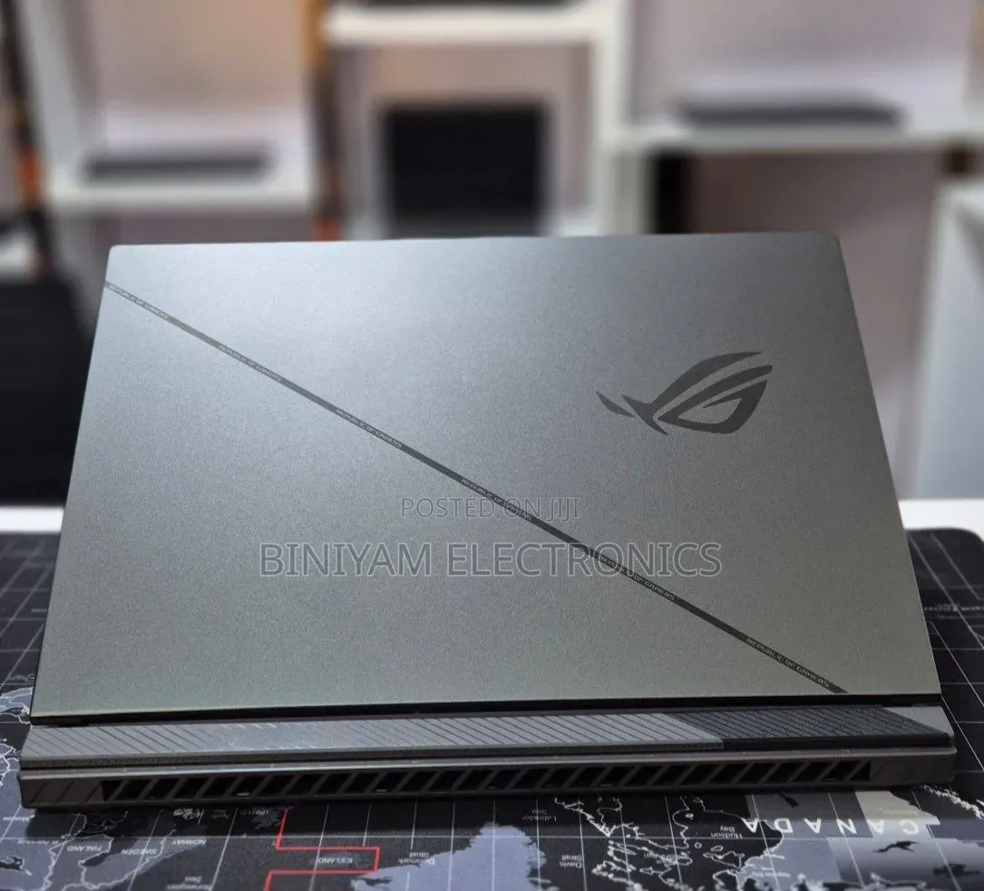 New Laptop Asus ROG Strix G17 32GB Intel Core i9 SSD 2T