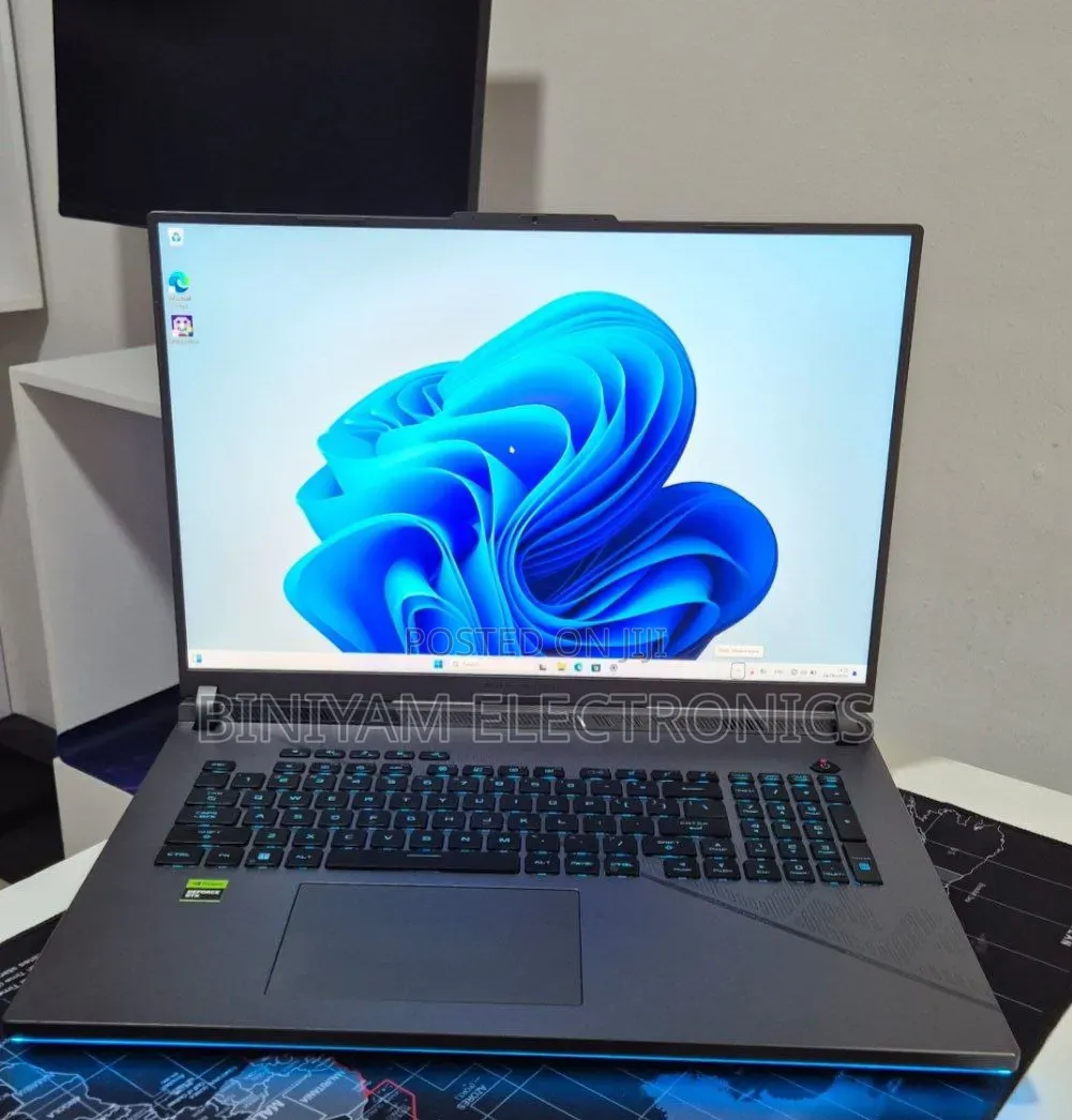 New Laptop Asus ROG Strix G17 32GB Intel Core i9 SSD 2T