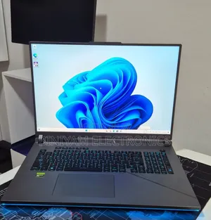 New Laptop Asus ROG Strix G17 32GB Intel Core i9 SSD 2T