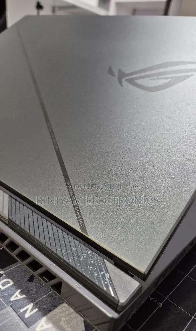 New Laptop Asus ROG Strix G17 32GB Intel Core i9 SSD 2T