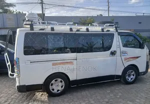 Toyota HiAce 2006 White