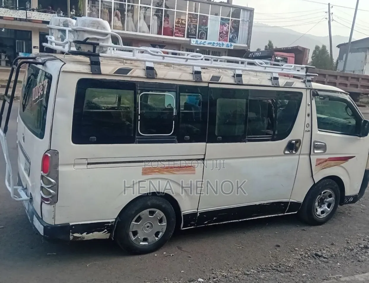 Toyota HiAce 2006 White