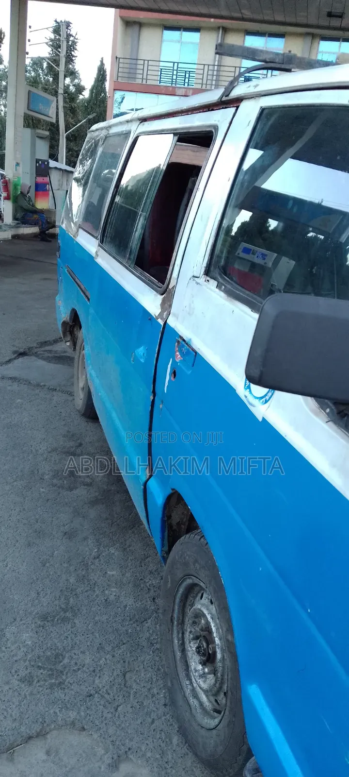 Toyota HiAce 1987 Blue
