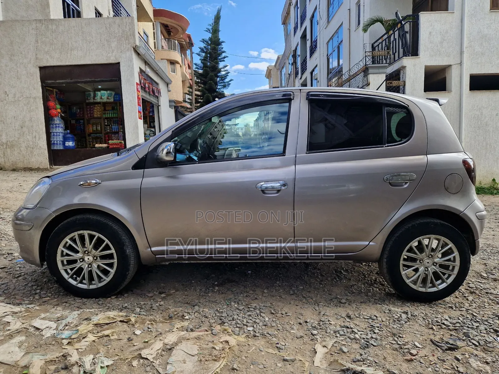 Toyota Vitz 2004 Gray