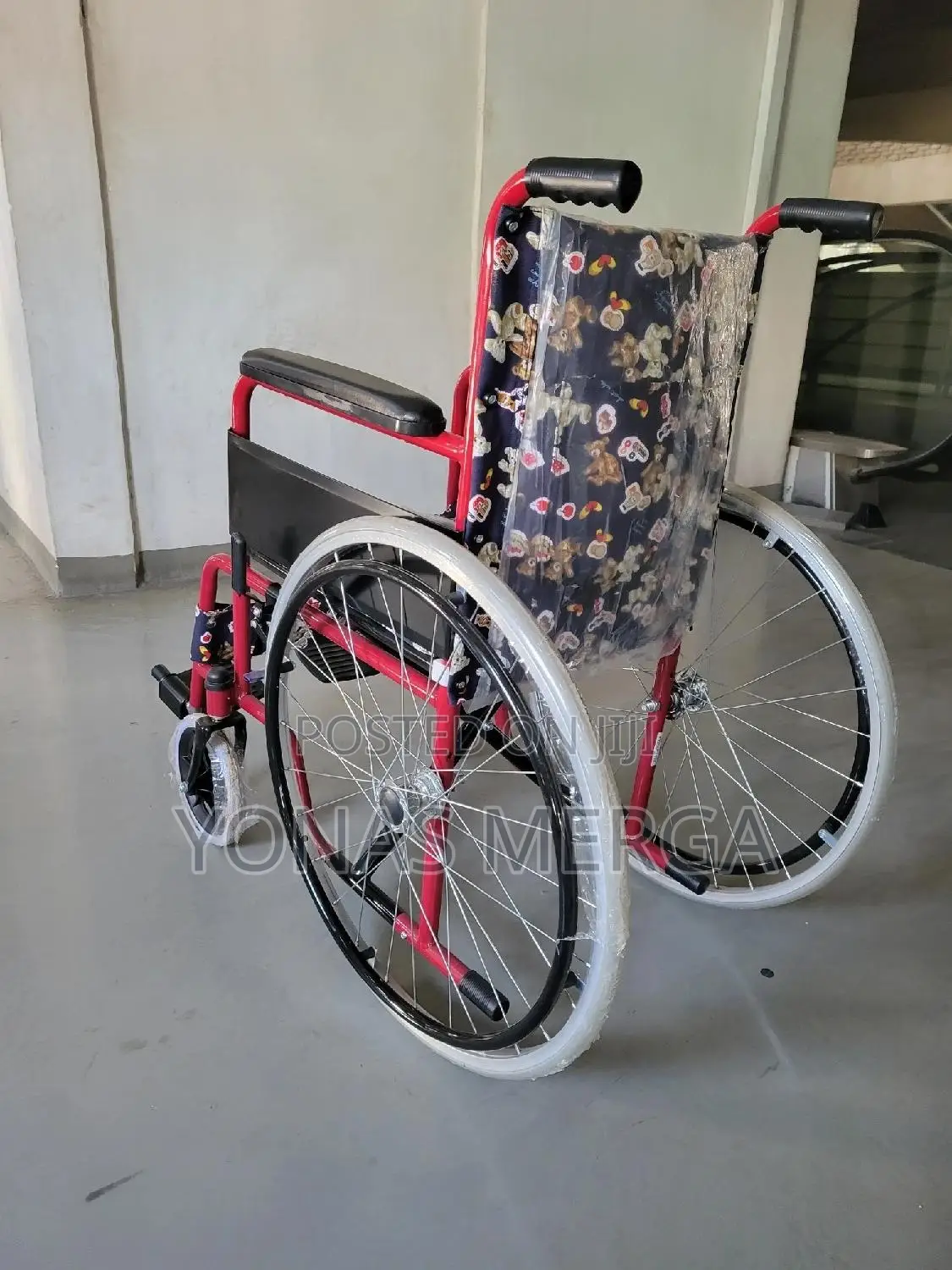 Kid's/Child Wheelchair炒凹handbrake Levers on Both Sides of Wheelchair