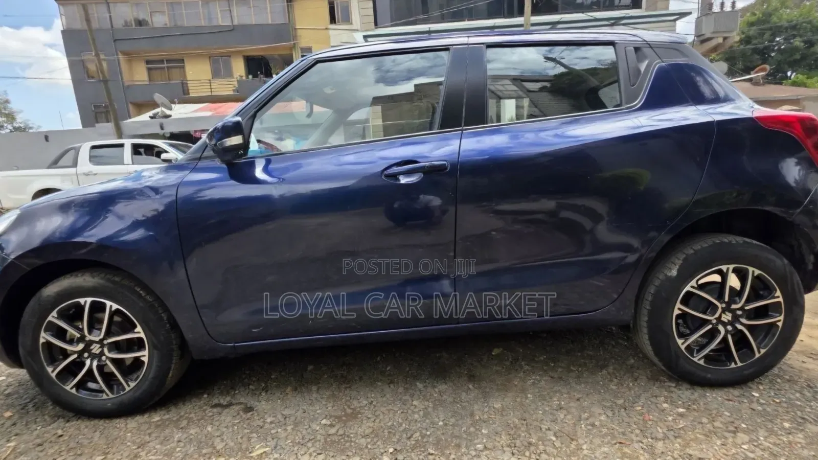 Suzuki Swift 2022 Blue