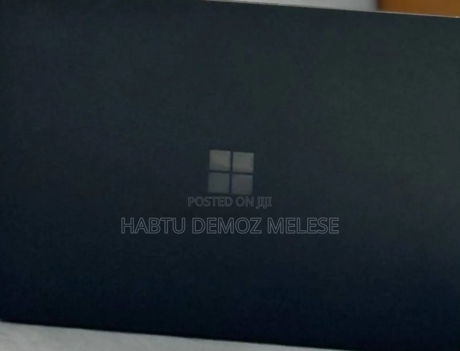 New Laptop Microsoft Surface Laptop 2 8GB Intel Core i5 SSD 256GB