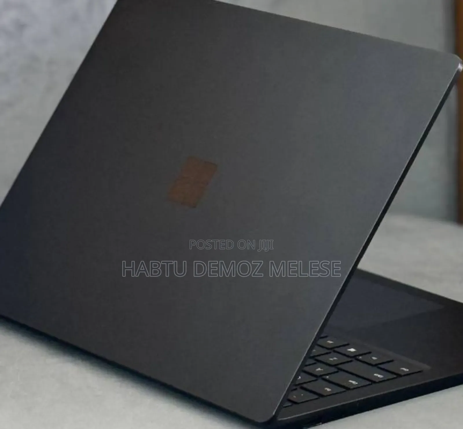 New Laptop Microsoft Surface Laptop 2 8GB Intel Core i5 SSD 256GB