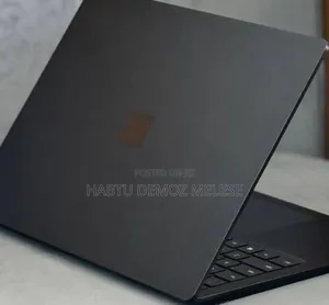 New Laptop Microsoft Surface Laptop 2 8GB Intel Core i5 SSD 256GB