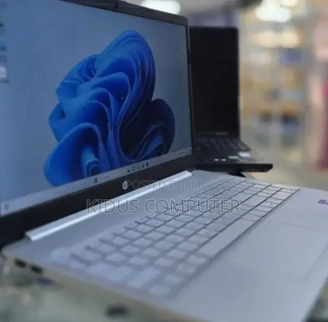 New Laptop HP Stream Notebook 16GB Intel Core i7 SSD 512GB