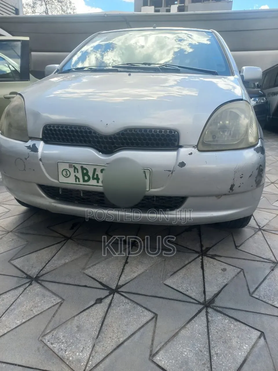 Toyota Vitz 2001 Silver