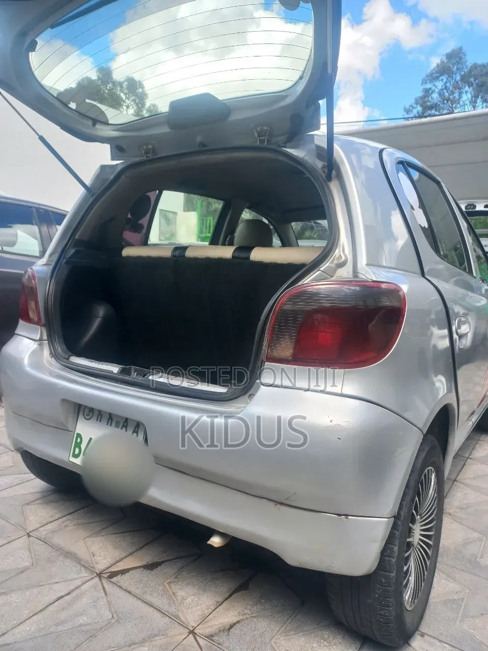 Toyota Vitz 2001 Silver