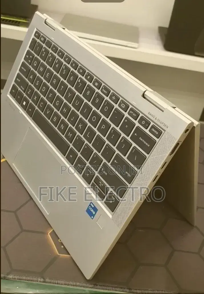 New Laptop HP EliteBook x360 1030 G8 16GB Intel Core i5 SSD 512GB