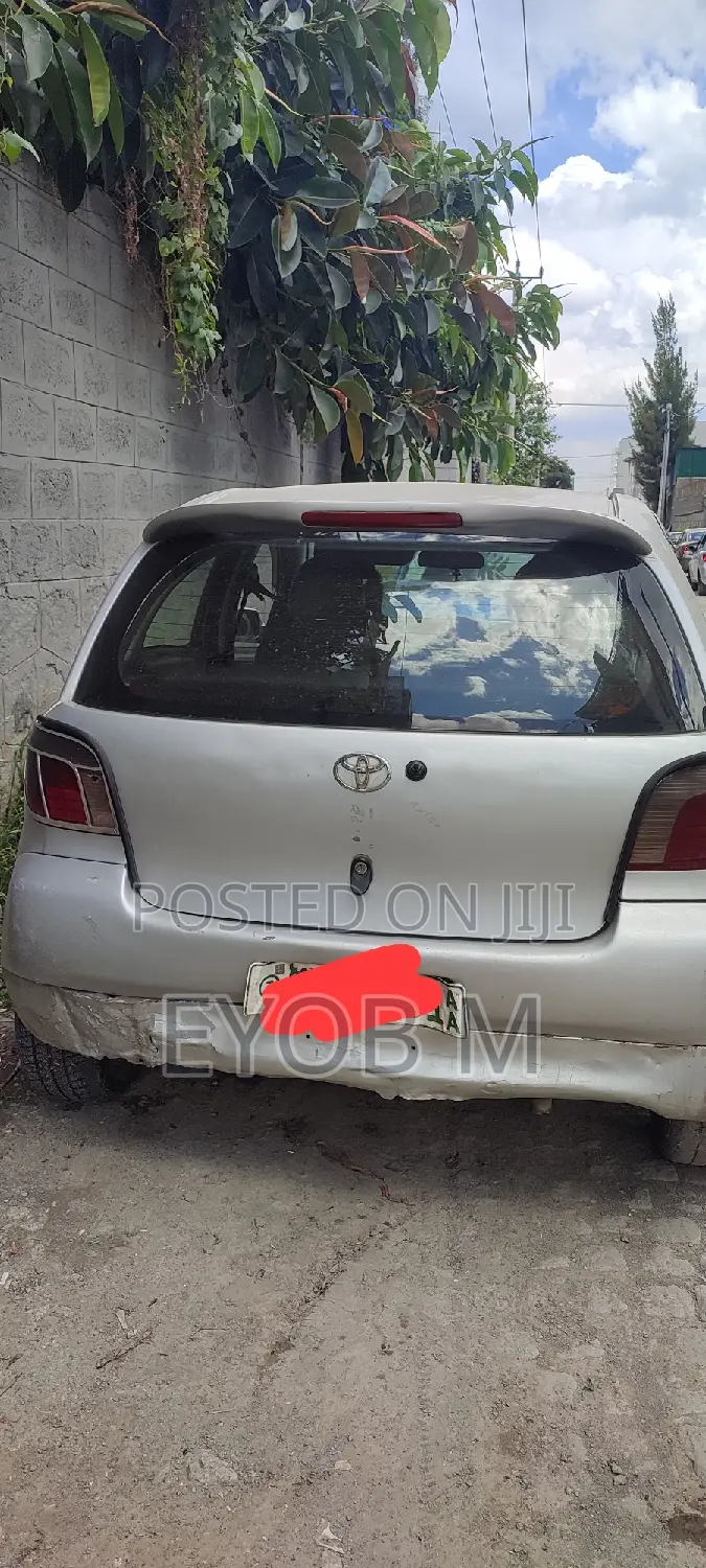 Toyota Vitz 2001