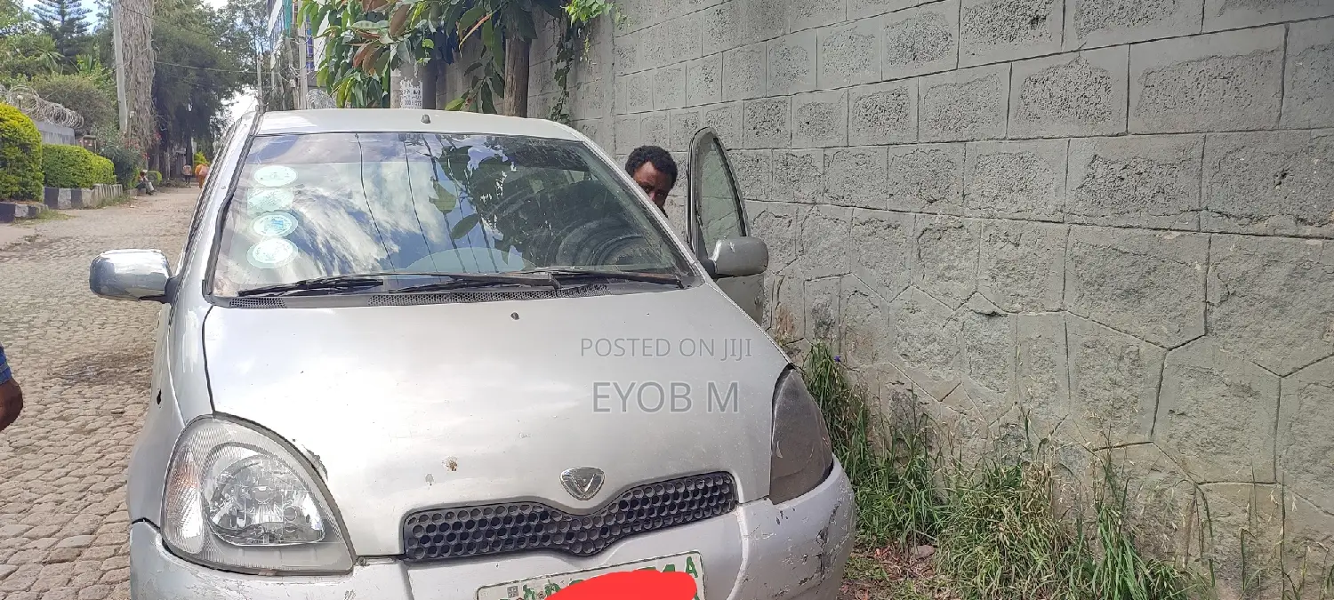 Toyota Vitz 2001