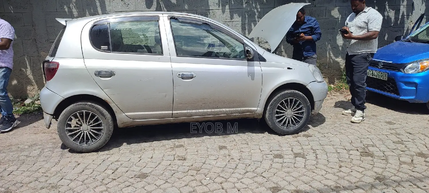 Toyota Vitz 2001