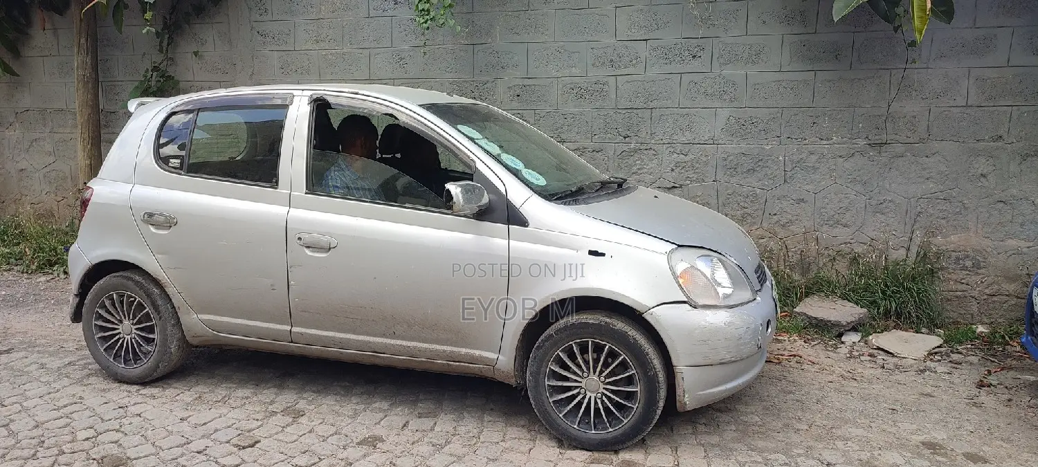 Toyota Vitz 2001
