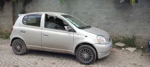Toyota Vitz 2001