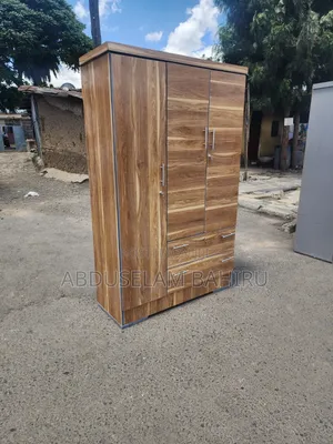 Closet ቁምሳጥን በላምኔት የተሰሩ