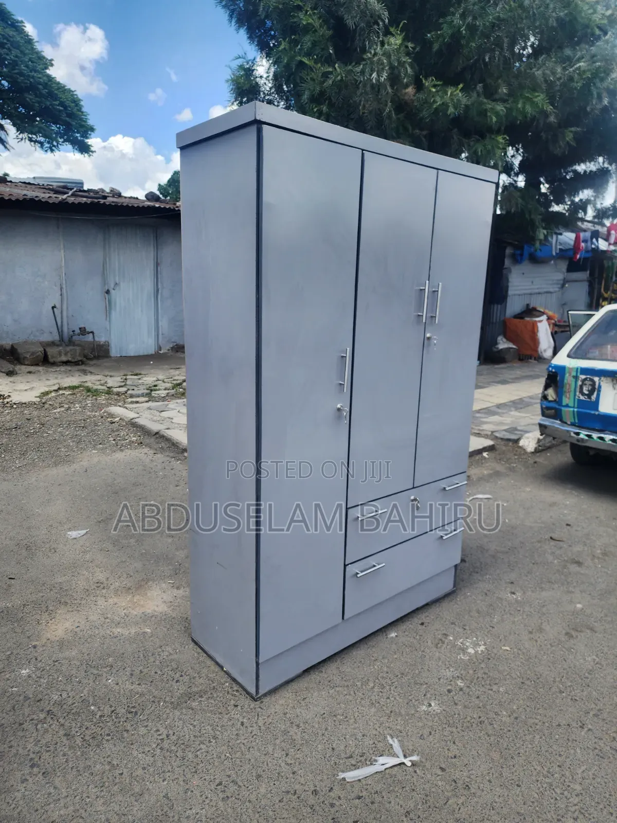 Closet ቁምሳጥን በላምኔት የተሰሩ
